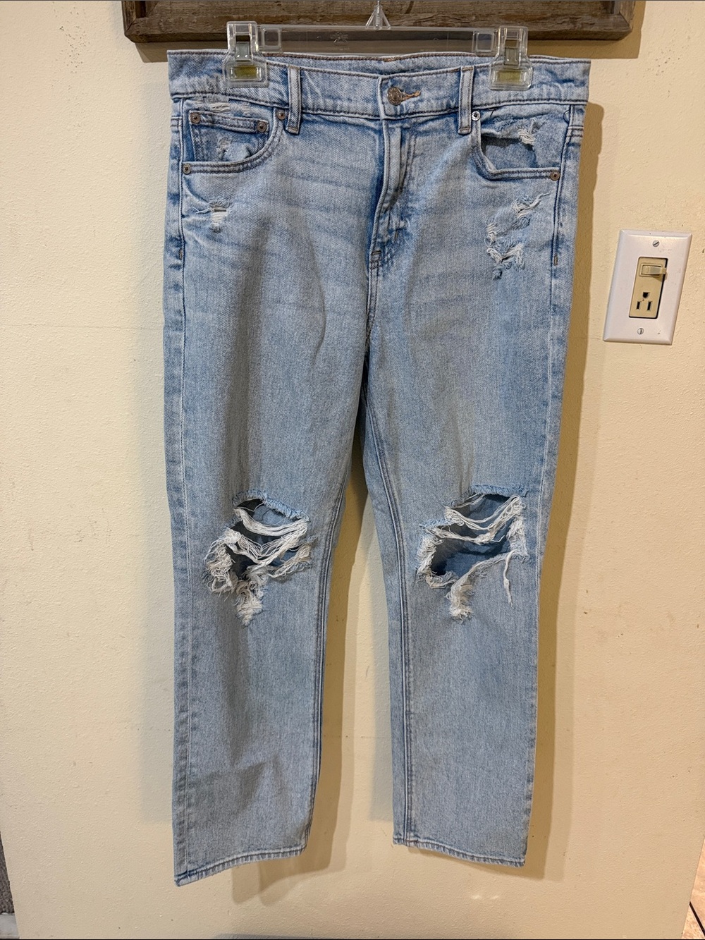 American Eagle Outfitters Light Wash Distressed Straight Leg Jeans
